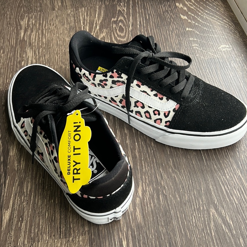 Vans leopard pink and black 8.5